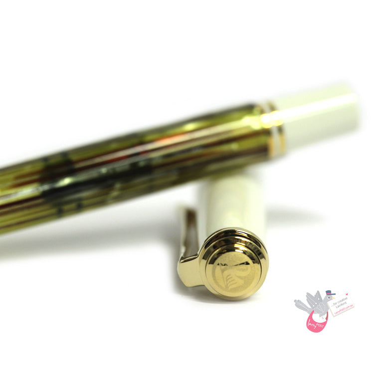 PELIKAN Souveran M400 Fountain Pen - Tortoiseshell White (translucent stripes)
