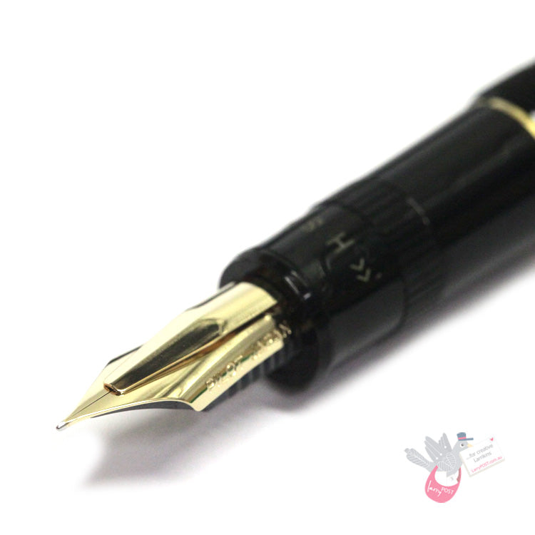 PILOT Justus 95 Fountain Pen (14ct Gold Adjustable Nib and Con-70) - Pinstripe Design - Black - Medium Nib