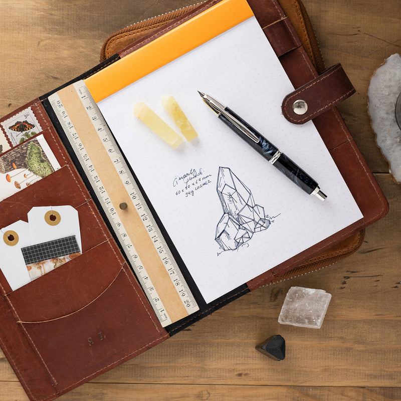 PILOT Capless SE (Vanishing Point) Fountain Pen (18ct Gold Nib & Converter) - Black Marble Resin