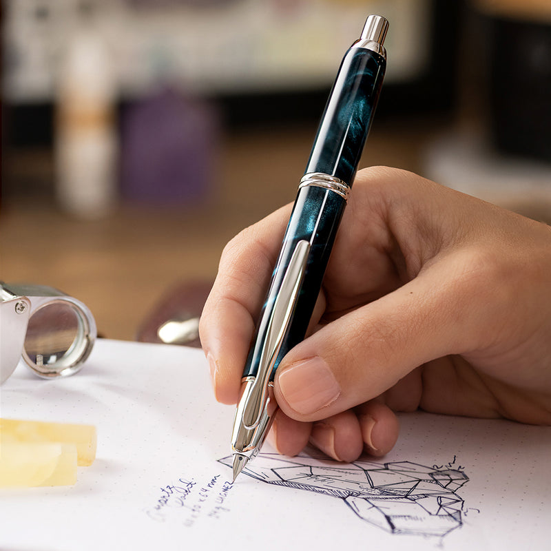 PILOT Capless SE (Vanishing Point) Fountain Pen (18ct Gold Nib & Converter) - Green Marble Resin