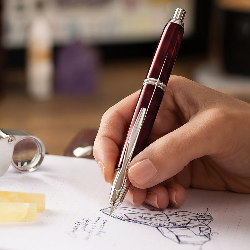 PILOT Capless SE (Vanishing Point) Fountain Pen (18ct Gold Nib & Converter) - Red Marble Resin