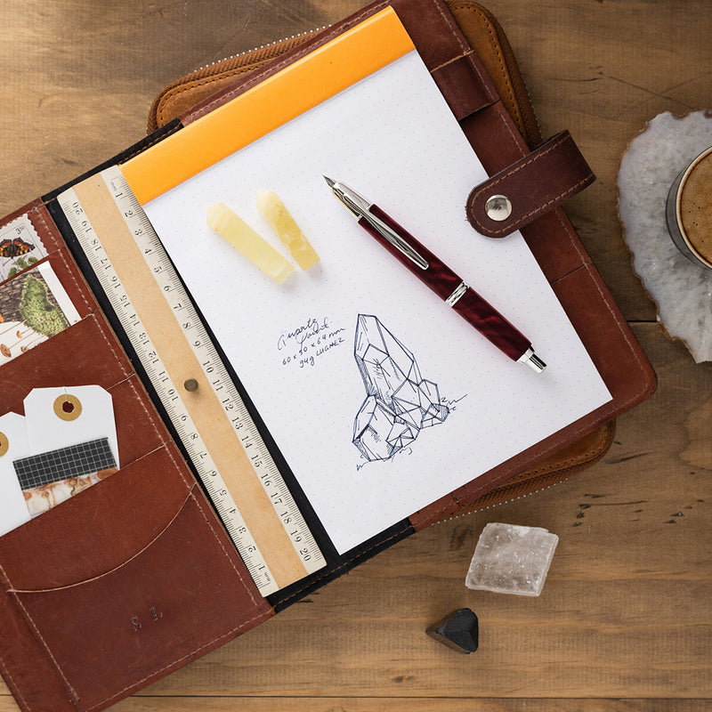 PILOT Capless SE (Vanishing Point) Fountain Pen (18ct Gold Nib & Converter) - Red Marble Resin