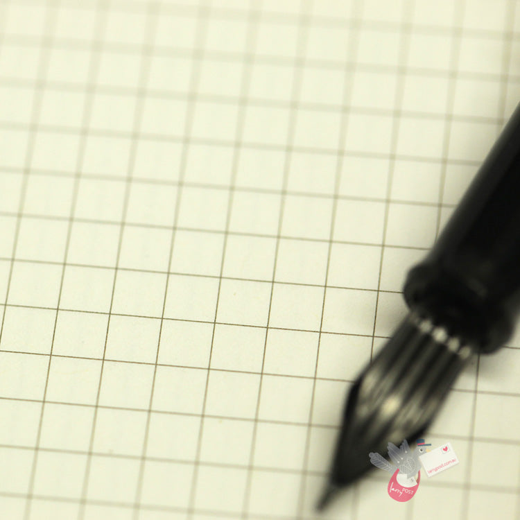 CIAK Classic Notebook - Medium (B6) - Squared / Grid - Pink