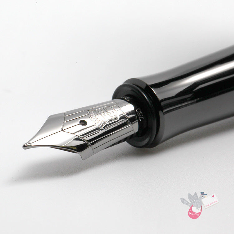 GRAF VON FABER-CASTELL Classic Macassar Fountain Pen (includes converter) - Fine