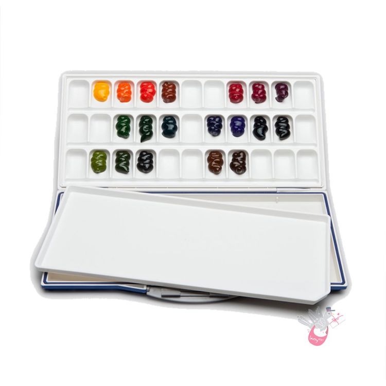 Lift out mixing tray for easy cleaning