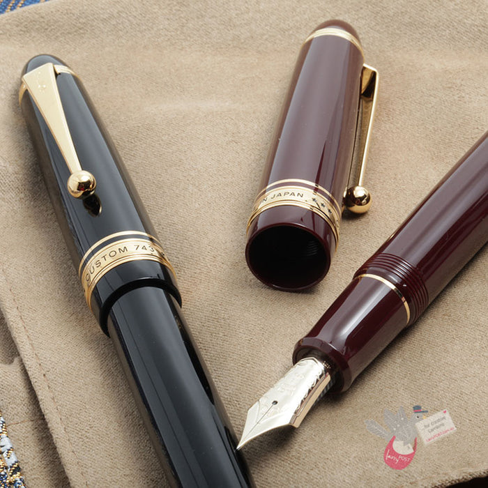 PILOT Custom 743 Fountain Pen (14ct Gold Nib, Con-70) - Black - Soft Fine Medium Nib
