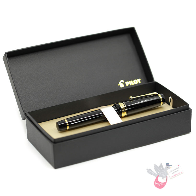 Urushi pen box