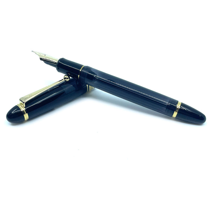 PILOT Custom 823 Fountain Pen (14ct Gold Nib, plunger vacuum) - Black - Signature Nib