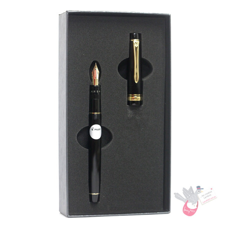 PILOT Justus 95 Fountain Pen (14ct Gold Adjustable Nib and Con-70) - Pinstripe Design - Black - Fine Nib