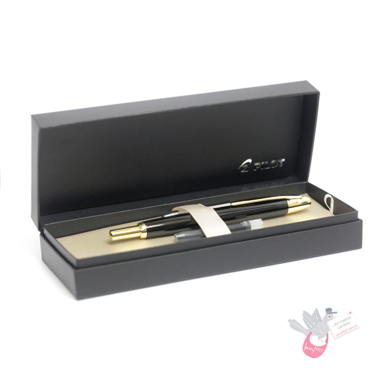PILOT Capless (Vanishing Point) Fountain Pen (18ct Gold Nib & Con-40 Converter) - Black/Gold - Medium Nib