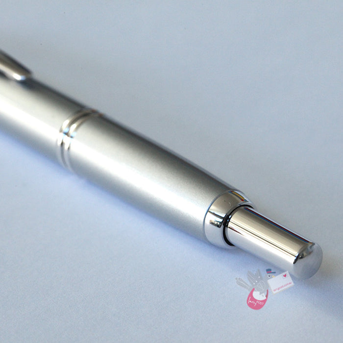 PILOT Capless (Vanishing Point) Fountain Pen (18ct Gold Rhodium Plated Nib & Converter-40) - Silver - Medium