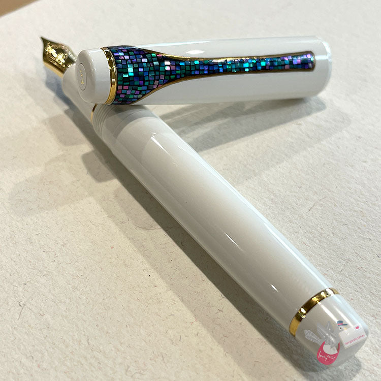 SAILOR 'Classic Ko' Deco Lotus Line Raden (21K nib & Converter) - Medium Fine Nib