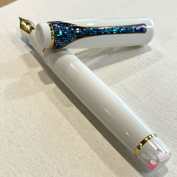 SAILOR 'Classic Ko' Deco Lotus Line Raden (21K nib & Converter) - Medium Fine Nib