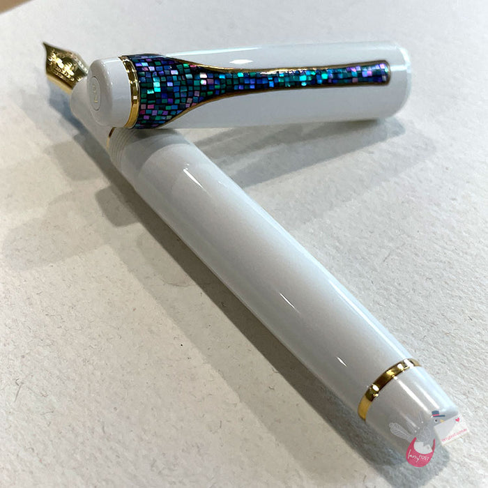 SAILOR 'Classic Ko' Deco Lotus Line Raden (21K nib & Converter) - Medium Fine Nib