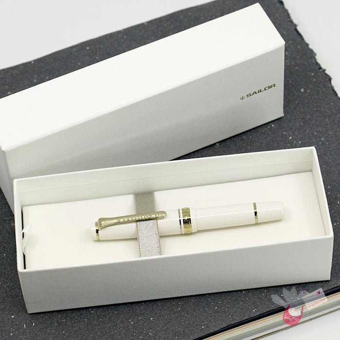 SAILOR Prof Gear Slim Mini - Series 2 - (14k gold nib, Mini converter) - Beni White - Medium Fine Nib
