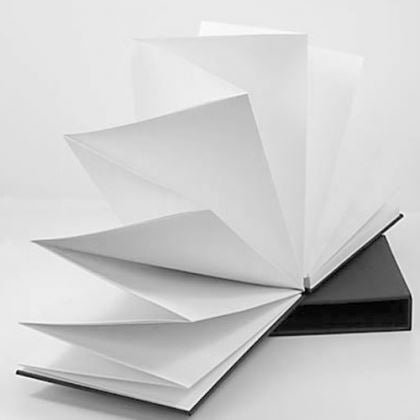SEA WHITE OF BRIGHTON Concertina Sketchbook With Case - 140gsm - 70 pages - A5